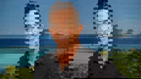 Survivor S40 Host (1)