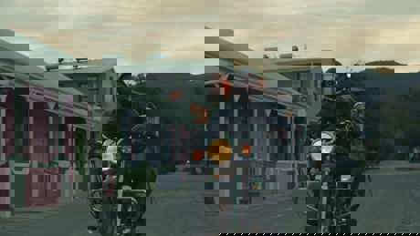 Siv Ngesi In Dam Bike