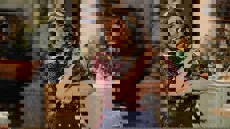 Watch Call Me Kat Season 1 from Friday, 7 January on Me (DStv channel 115) at 20:00 (double bill) 