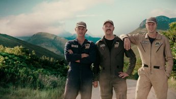 Bennie Fourie en sy broers durf die Karoo in klassieke motors aan