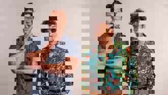 The single guy, his wingman & 15 lovely ladies!